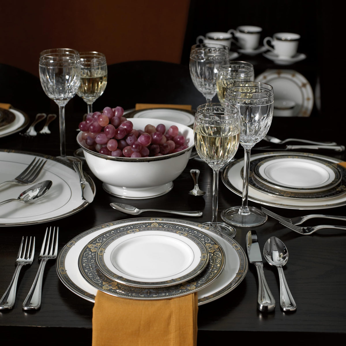 White 5 Piece Dinnerware Set T934