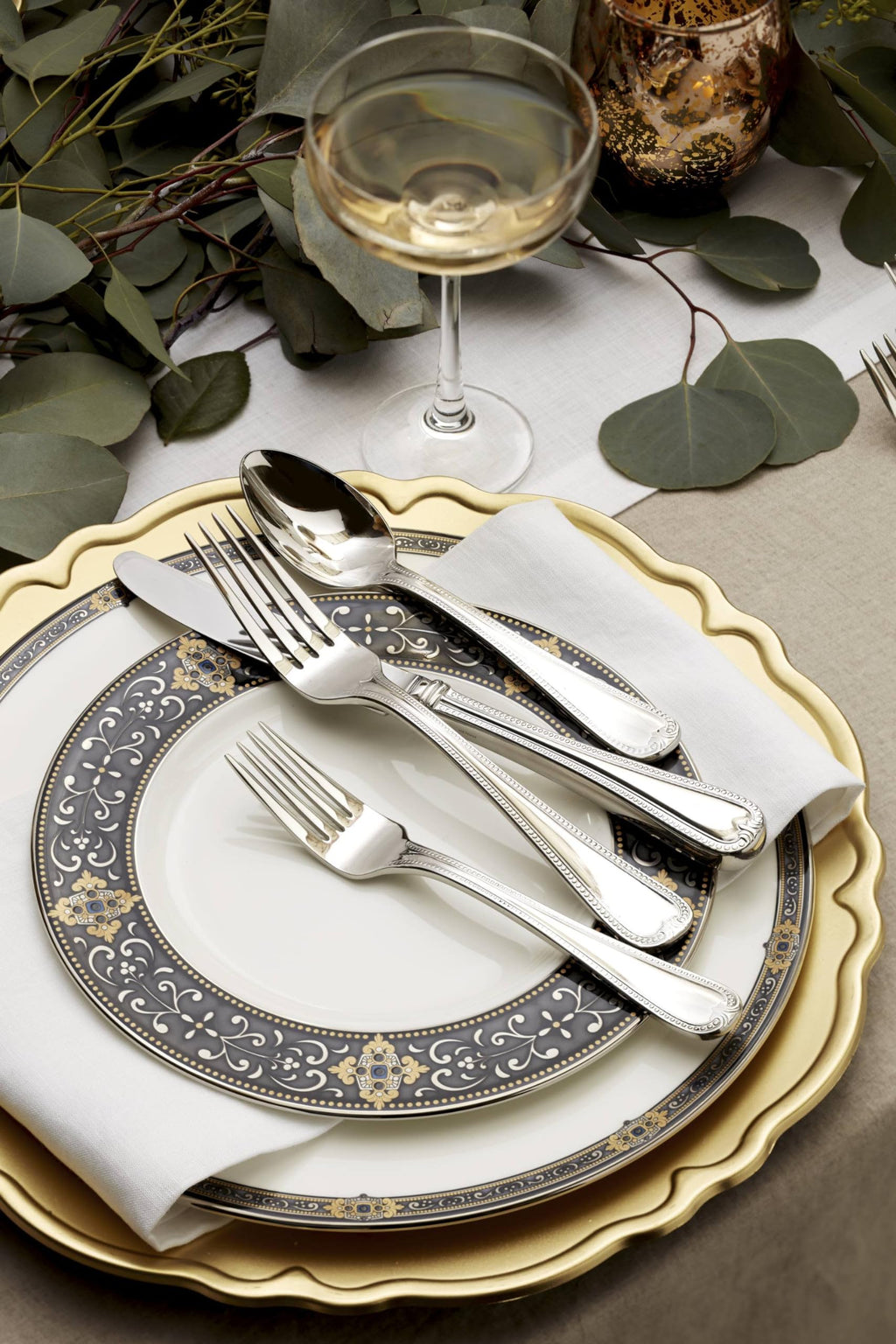 White 5 Piece Dinnerware Set T934